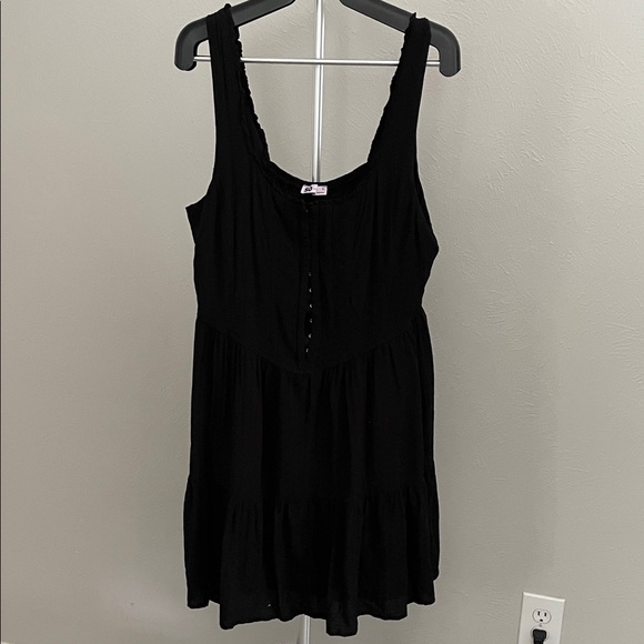 SO Dresses & Skirts - SO Black Textured Mini Dress with Full Lining